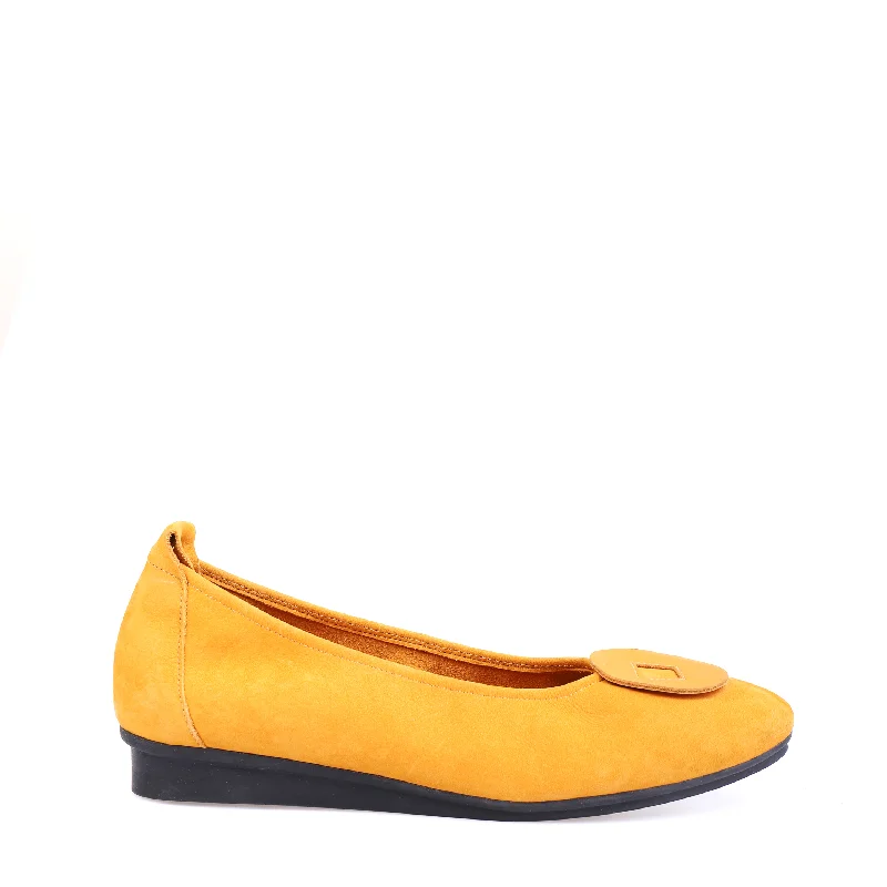 NINAYA Mustard Nubuck