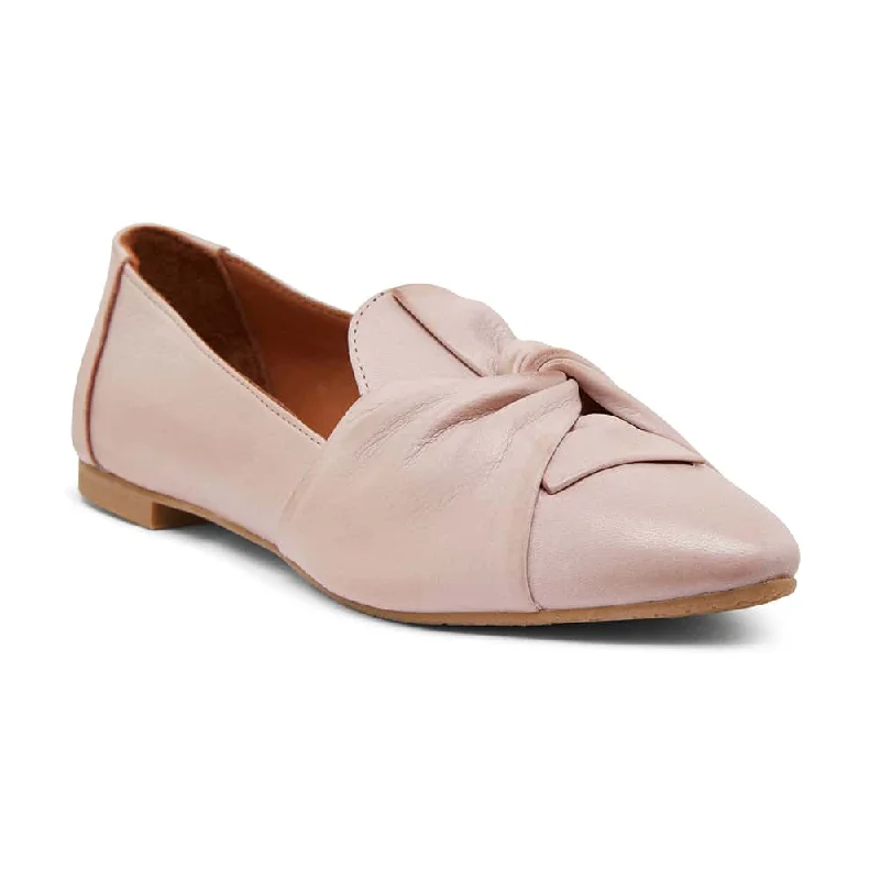 Rosco Flat in Blush Leather